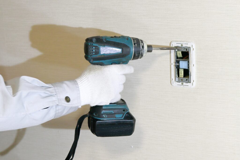 インパクトドリル